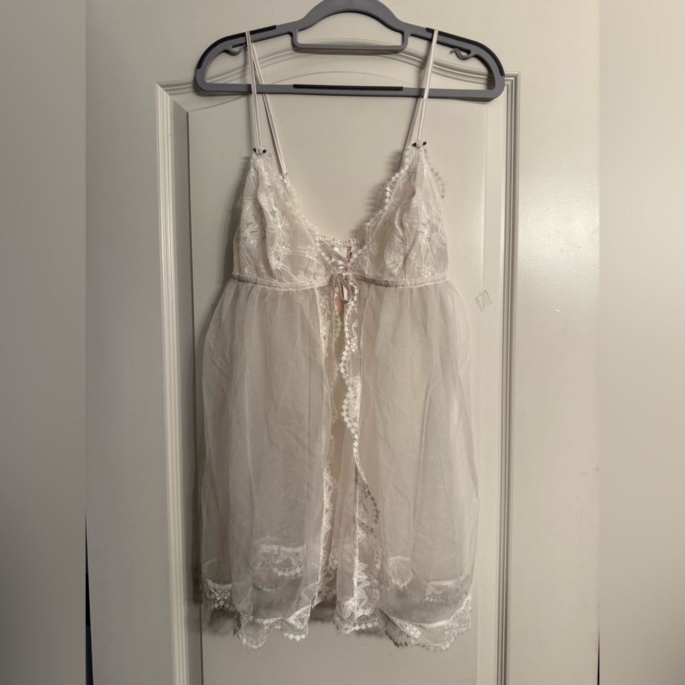 Victoria's Secret White Lace Chemise Sleepwear New XL - Picture 4 of 10